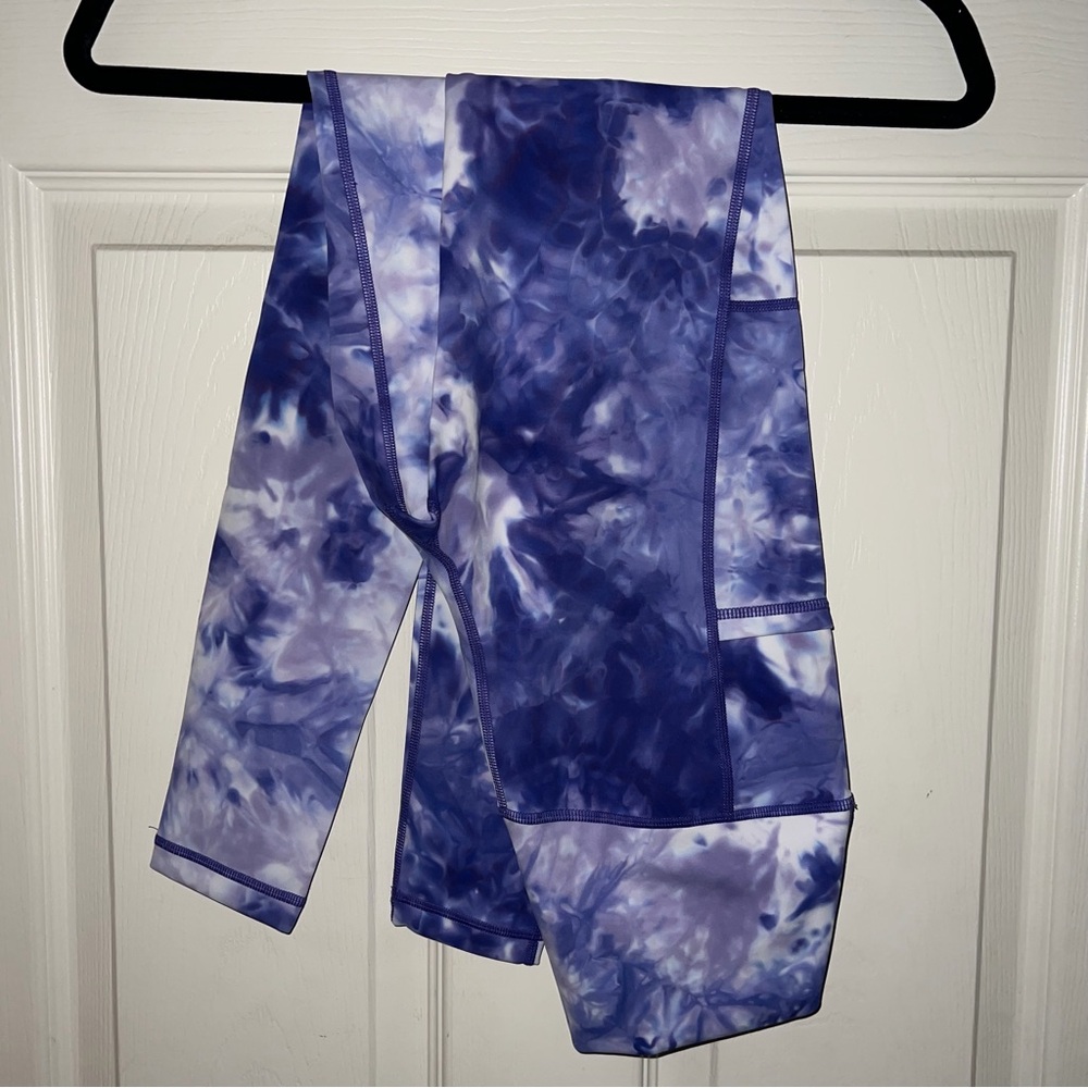 New CVG Constantly Varied Gear Leggings Purple & White Tie Dye Size Small